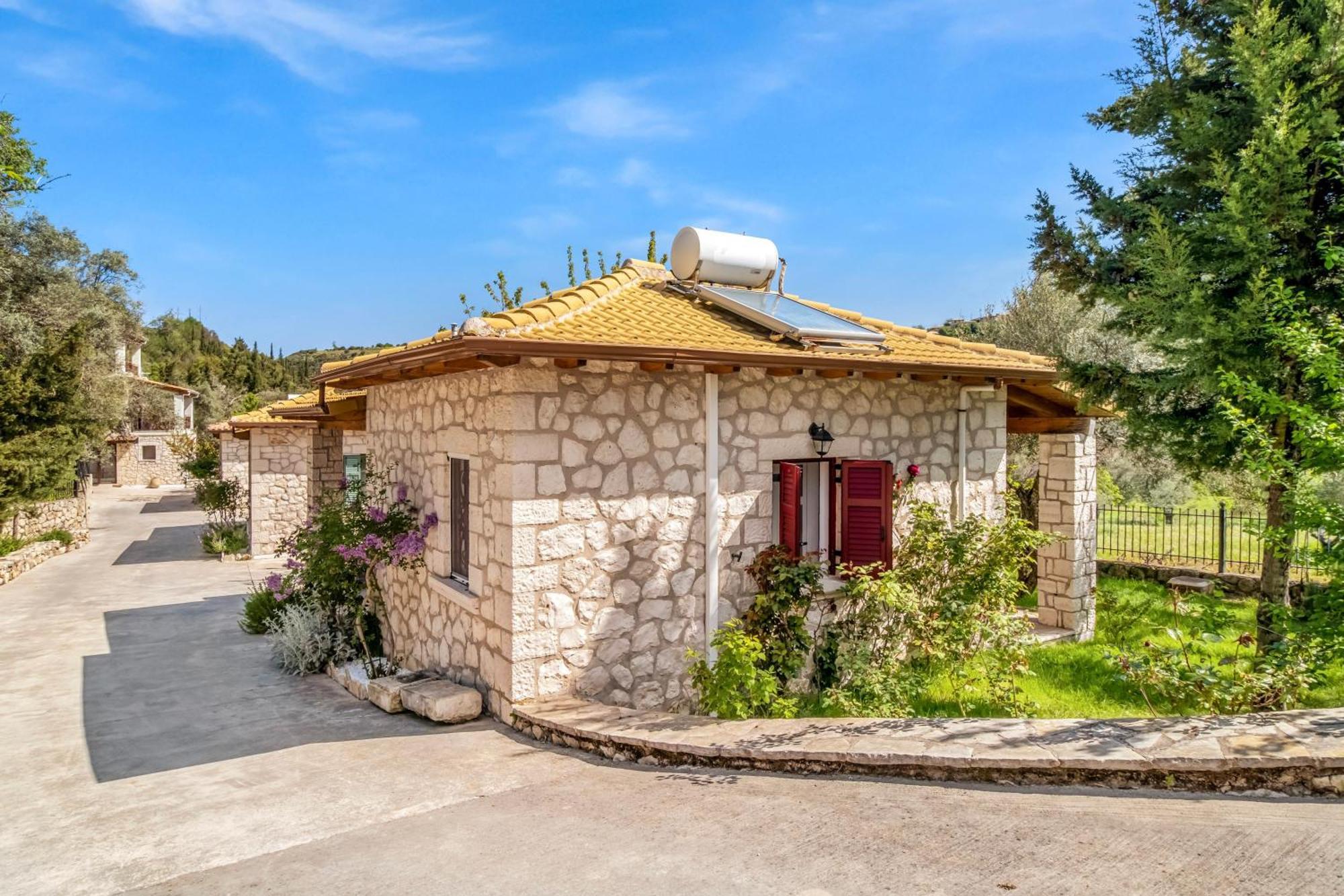 Apanema Mindfulness Resort Lefkada Asprogerakata Luaran gambar